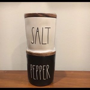 NWT Rae Dunn Pottery SALT & PEPPER Set
